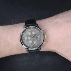 ساعة تومي هيلفيغر للرجال 1710357