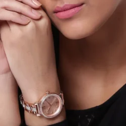 ساعة مايكل كورس للنساء MK3882