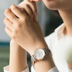 ساعة امبوريو ارماني للنساء AR80035