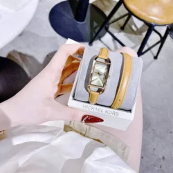 ساعة مايكل كورس للنساء MK4721