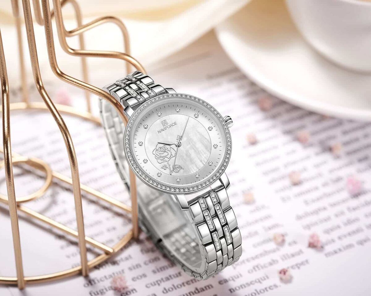 ساعة نافي فورس حريمي NF5017-S-W