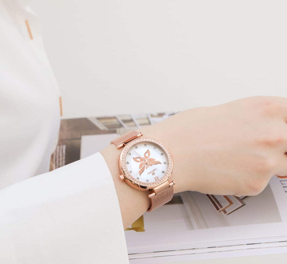 ساعة نافي فورس حريمي NF5018-RG-W