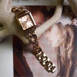 ساعة جيس للنساء W1029L3