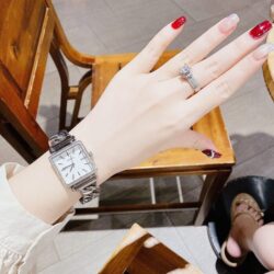 ساعة جيس للنساء W1030L1