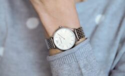 ساعة امبوريو ارماني للنساء AR11112