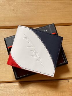 ⁦محفظة تومي هيلفيجر⁩ - الصورة ⁦3⁩