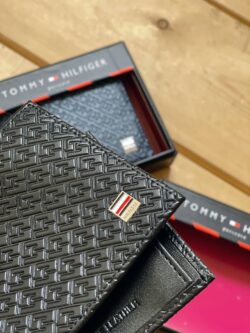⁦محفظة تومي هيلفيجر⁩ - الصورة ⁦5⁩