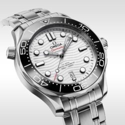 ⁦OMEGA Seamaster Diver 300M Co-Axial Master Chronometer 42mm watch⁩ - الصورة ⁦2⁩