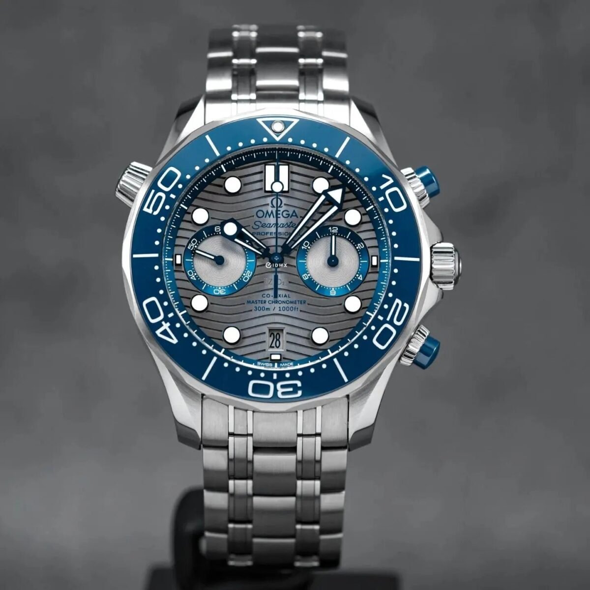 ⁦Omega SEAMASTER DIVER 300M Automatic watch for men 210.30.44.51.06.001⁩ - الصورة ⁦2⁩