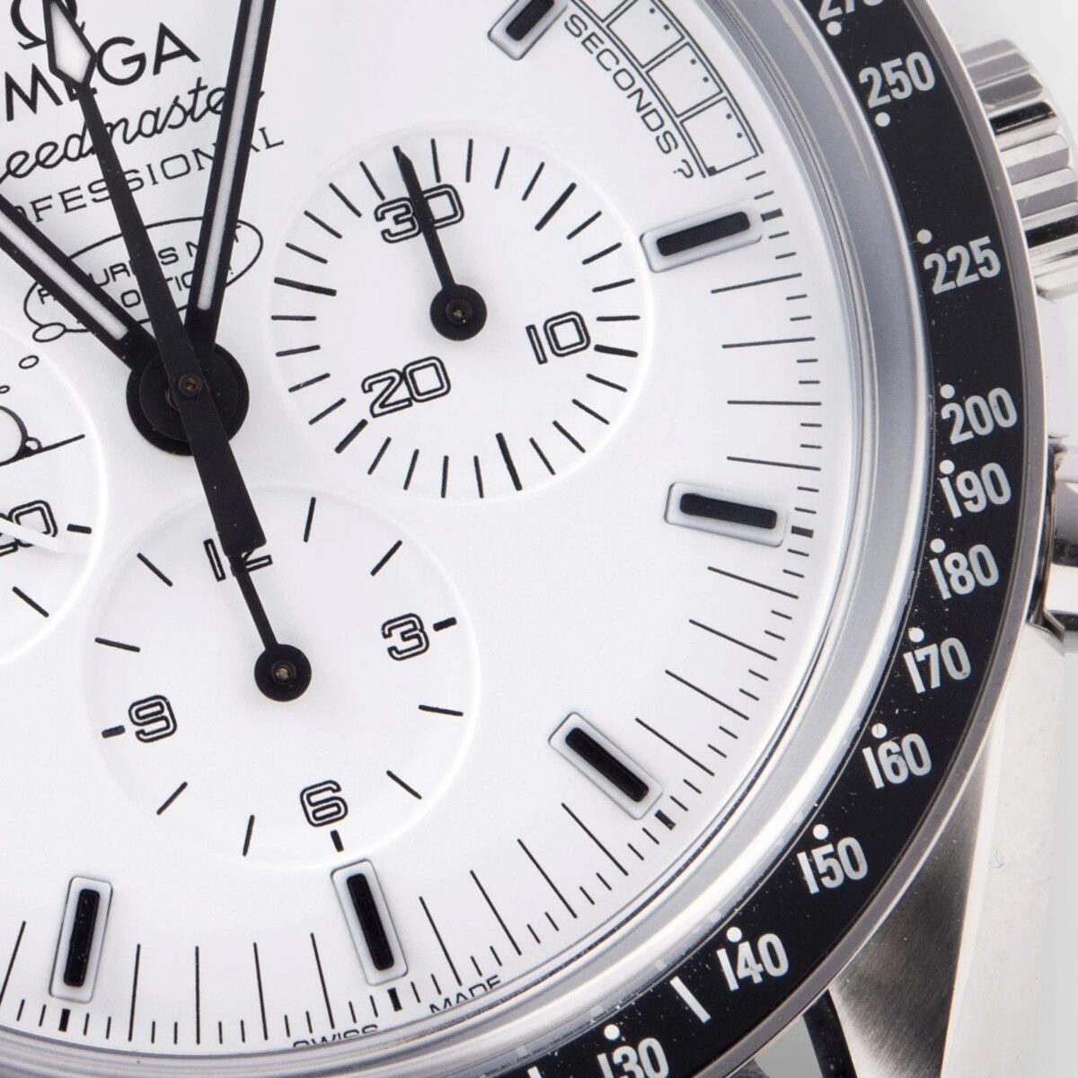 ⁦ساعة أوميغا (سبيدماستر) للرجال 311.32.42.30.04.003⁩ - الصورة ⁦2⁩