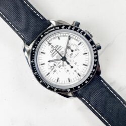 ⁦ساعة أوميغا (سبيدماستر) للرجال 311.32.42.30.04.003⁩ - الصورة ⁦3⁩