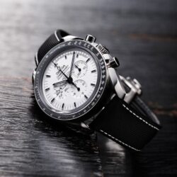 ⁦ساعة أوميغا (سبيدماستر) للرجال 311.32.42.30.04.003⁩ - الصورة ⁦6⁩