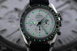 ⁦ساعة أوميغا (سبيدماستر) للرجال 311.32.42.30.04.003⁩ - الصورة ⁦7⁩