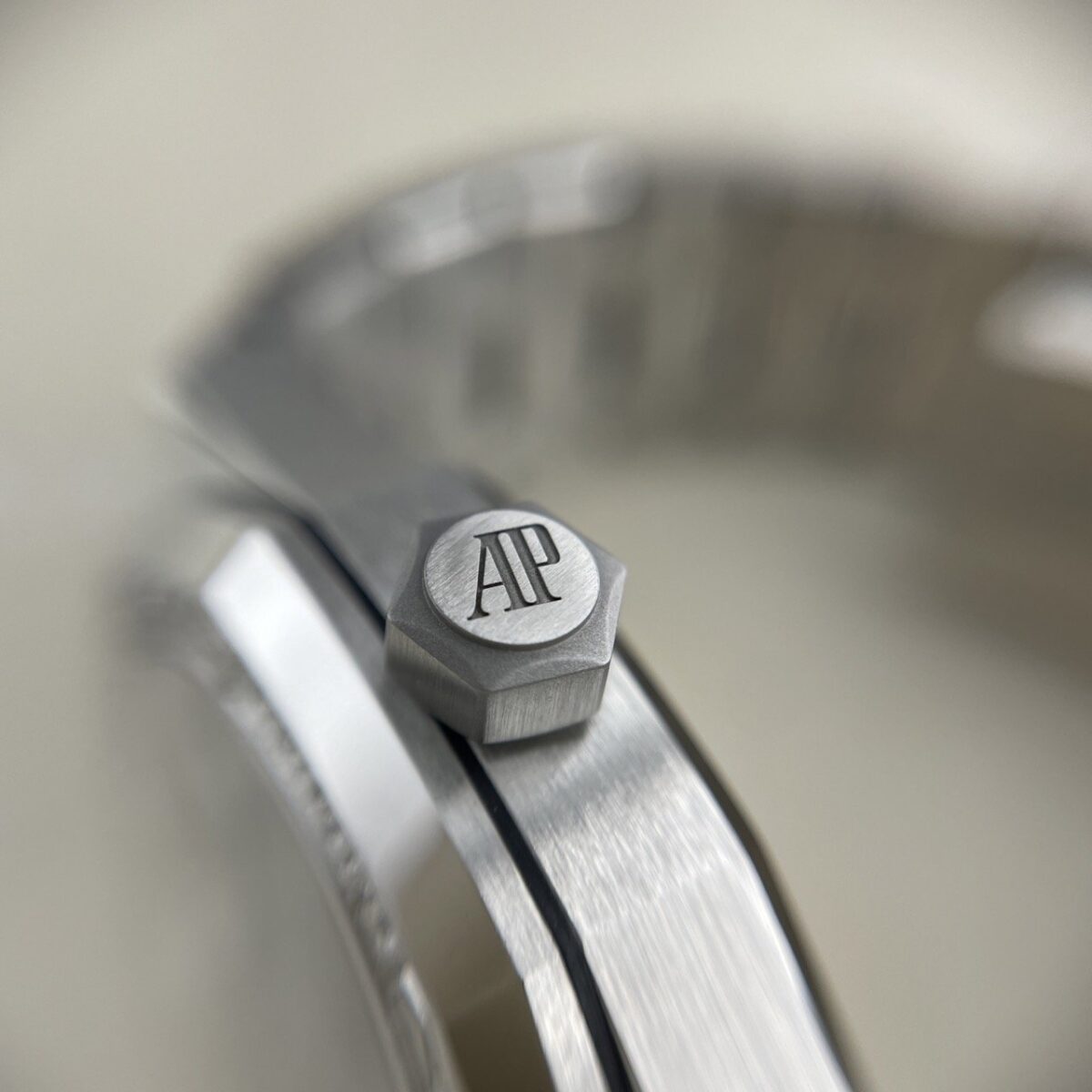 ⁦ساعة اوديمار بيغيه رويال أووك ميرور أوريجنال⁩ - الصورة ⁦4⁩