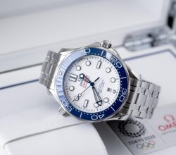 ⁦Omega America's Cup Seamaster Diver 300M 42 mm, steel on steel⁩ - الصورة ⁦9⁩