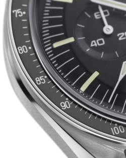 ⁦Omega Speedmaster Moonwatch Professional 42 mm, steel on coated nylon fabric strap⁩ - الصورة ⁦3⁩