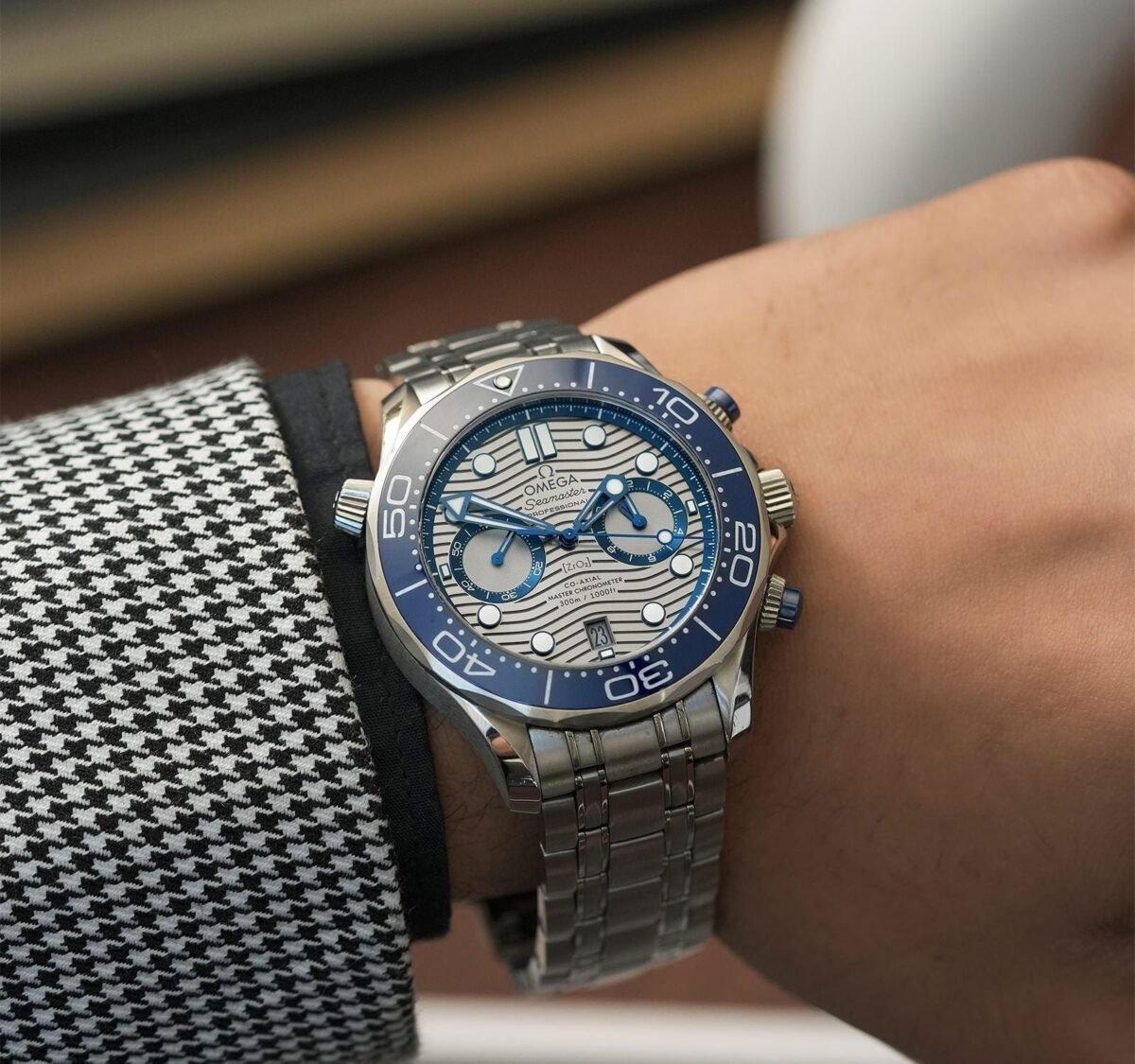 ⁦Omega SEAMASTER DIVER 300M Automatic watch for men 210.30.44.51.06.001⁩ - الصورة ⁦7⁩