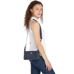 ⁦حقيبة كروس بودي نسائية من تومي هيلفيغر باللون الأزرق الداكن Aw0Aw16163 (نسخة)⁩ - الصورة ⁦8⁩