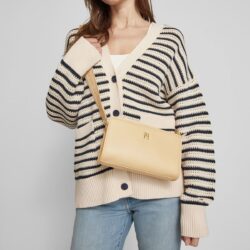 ⁦حقيبة كروس بودي نسائية بيج من تومي هيلفيغر Aw0Aw16163⁩ - الصورة ⁦5⁩