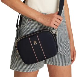 ⁦حقيبة كروس بودي نسائية من تومي هيلفيغر ، لون أزرق كحلي ، Aw0Aw17230⁩ - الصورة ⁦7⁩