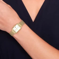 ⁦Tommy Hilfiger Women’s Watch 1782829 – Silver Dial with Gold Stainless Steel Bracelet⁩ - الصورة ⁦4⁩