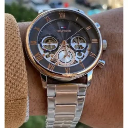 ⁦Tommy Hilfiger Men’s Watch – Model 1710570 | Elegant Two-Tone Silver & Gold Design⁩ - الصورة ⁦4⁩