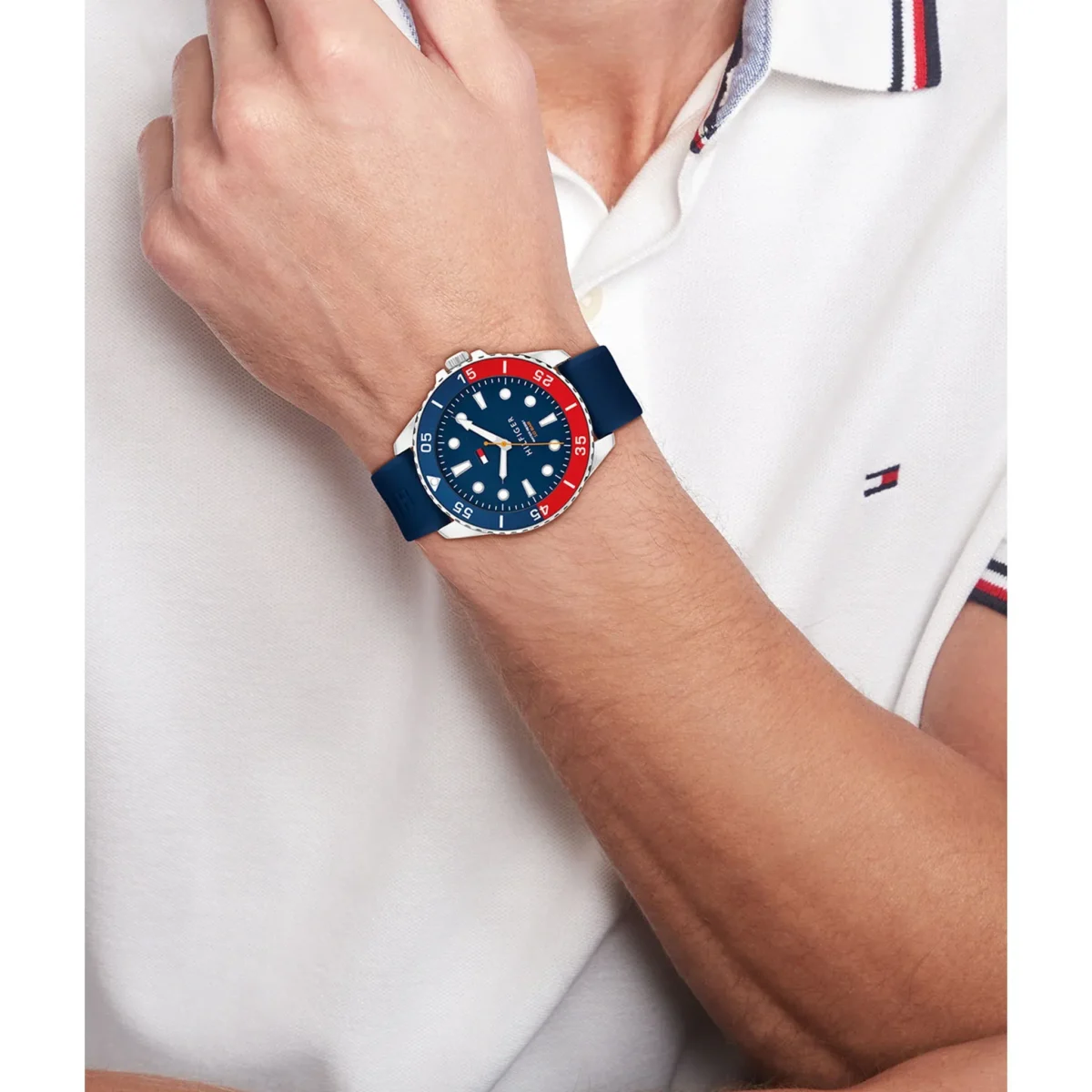 ⁦Tommy Hilfiger 1792200 Blue Dial Black Silicone Strap Watch For Men⁩ - الصورة ⁦2⁩