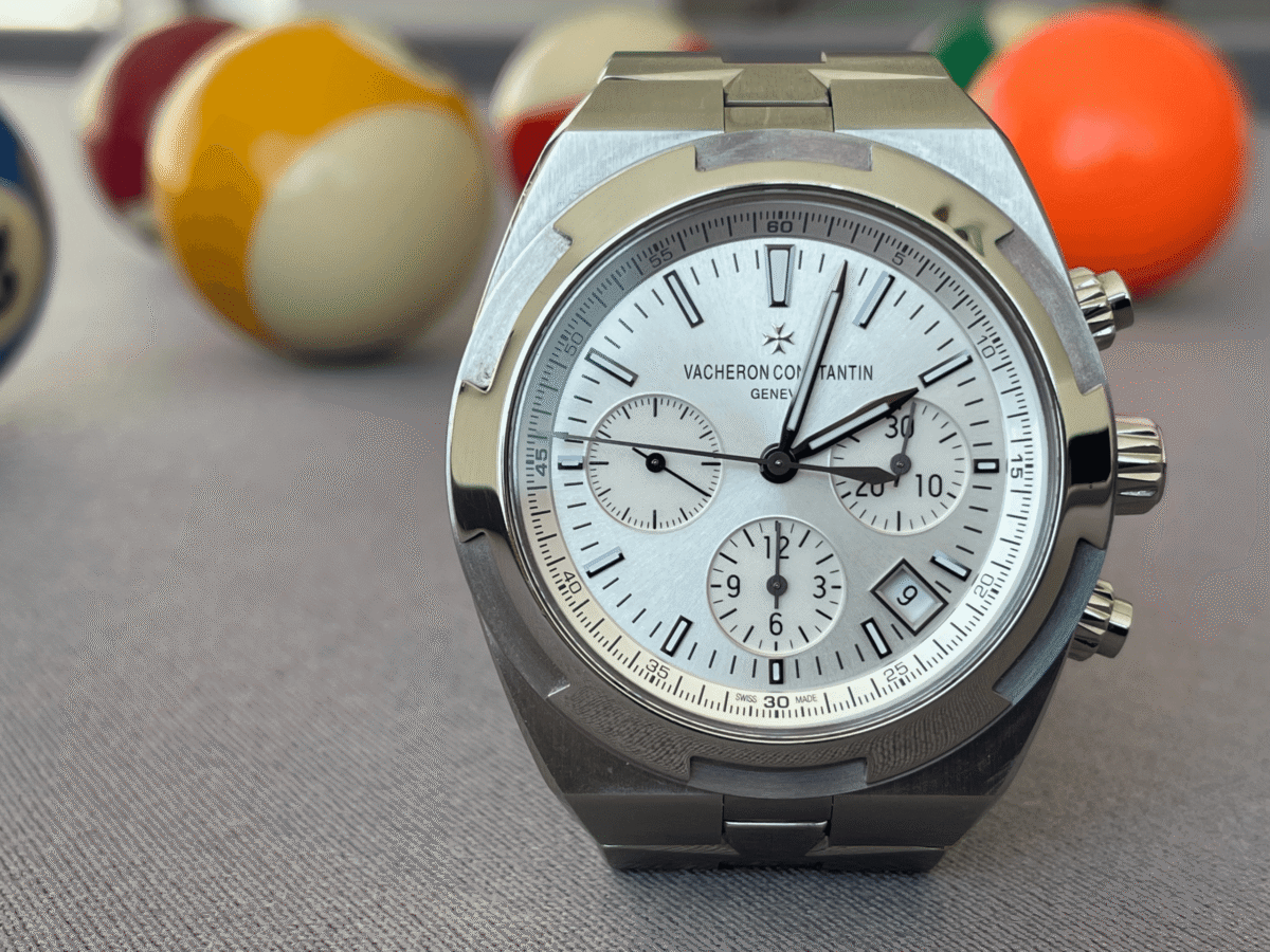 ⁦Vacheron Constantin – 5500V/110A-B075 Overseas Chronograph Stainless Steel / Silver⁩ - الصورة ⁦6⁩