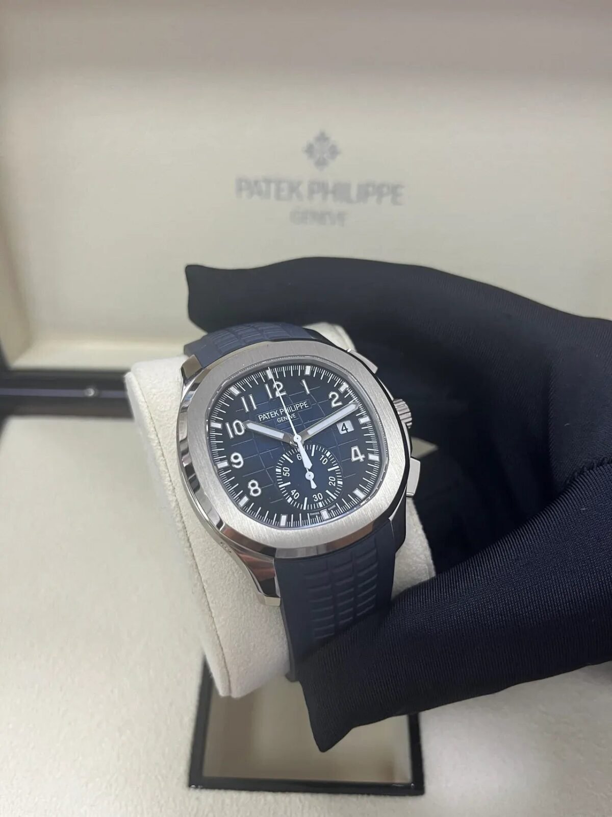 ⁦Patek Philippe men’s watch⁩ - الصورة ⁦6⁩