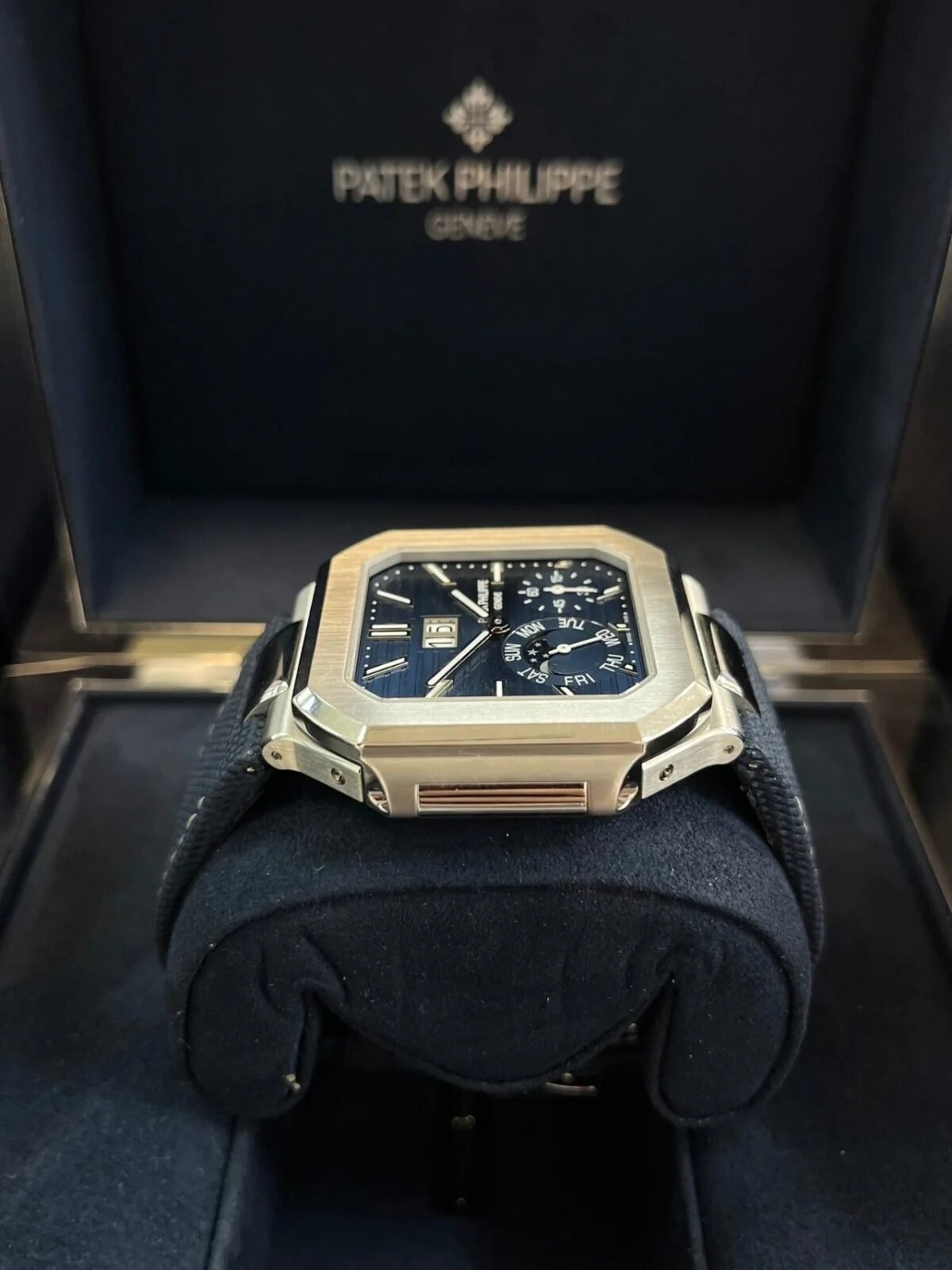 ⁦Patek Philippe Watch For Men 5822P-001⁩ - الصورة ⁦6⁩