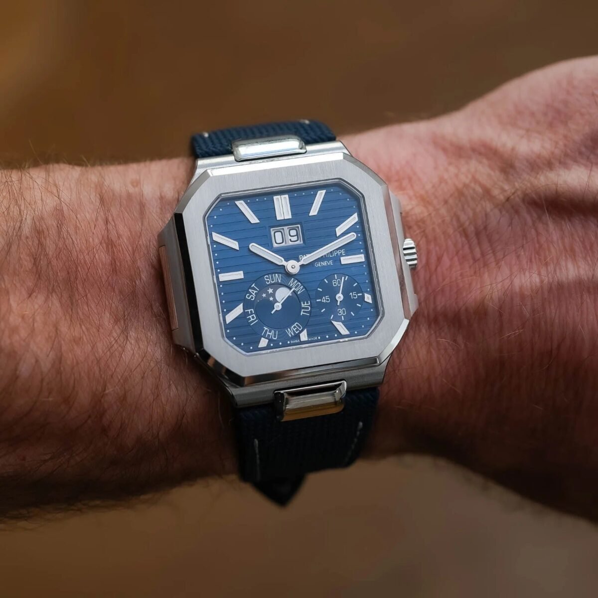 ⁦Patek Philippe Watch For Men 5822P-001⁩ - الصورة ⁦9⁩